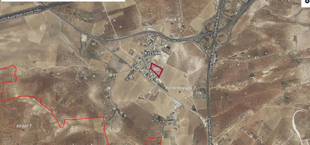 KARAKÖPRÜ KIZLARDA TARLA 12.360 M2 4.000 M2Sİ SATILIKTIR 2.750 TLM2