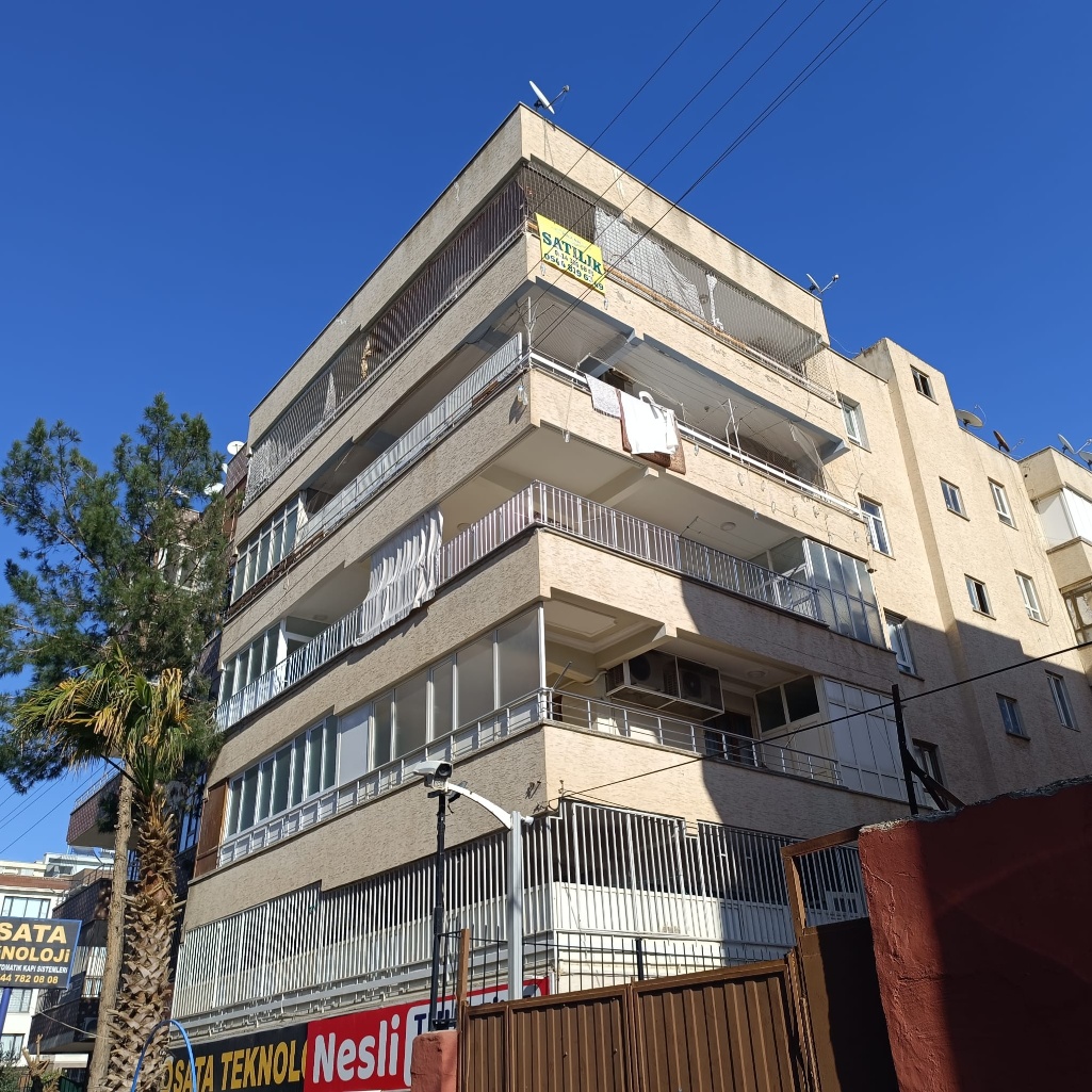 ÖĞRETMENEVİ CAD.KARŞISI KIZ YURDU ARKA SOKAĞINDA 5.KAT NO:9 3+1 ODALI DAİRE