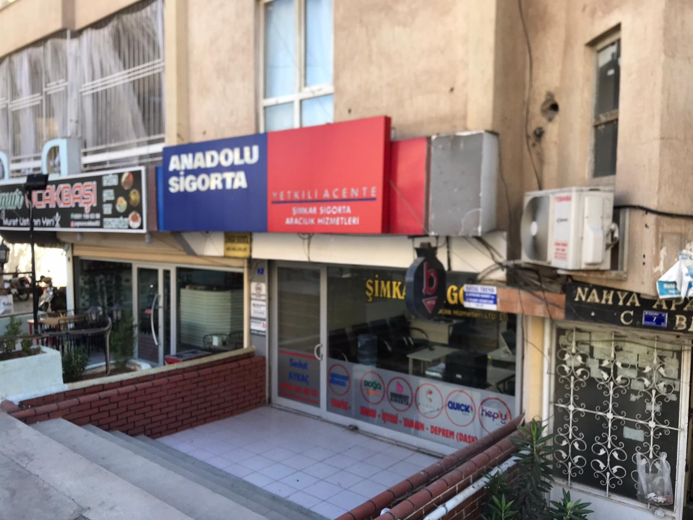 UÇAKSAVAR KAVŞAĞI KARŞISINDA 50 M2 DÜKKAN