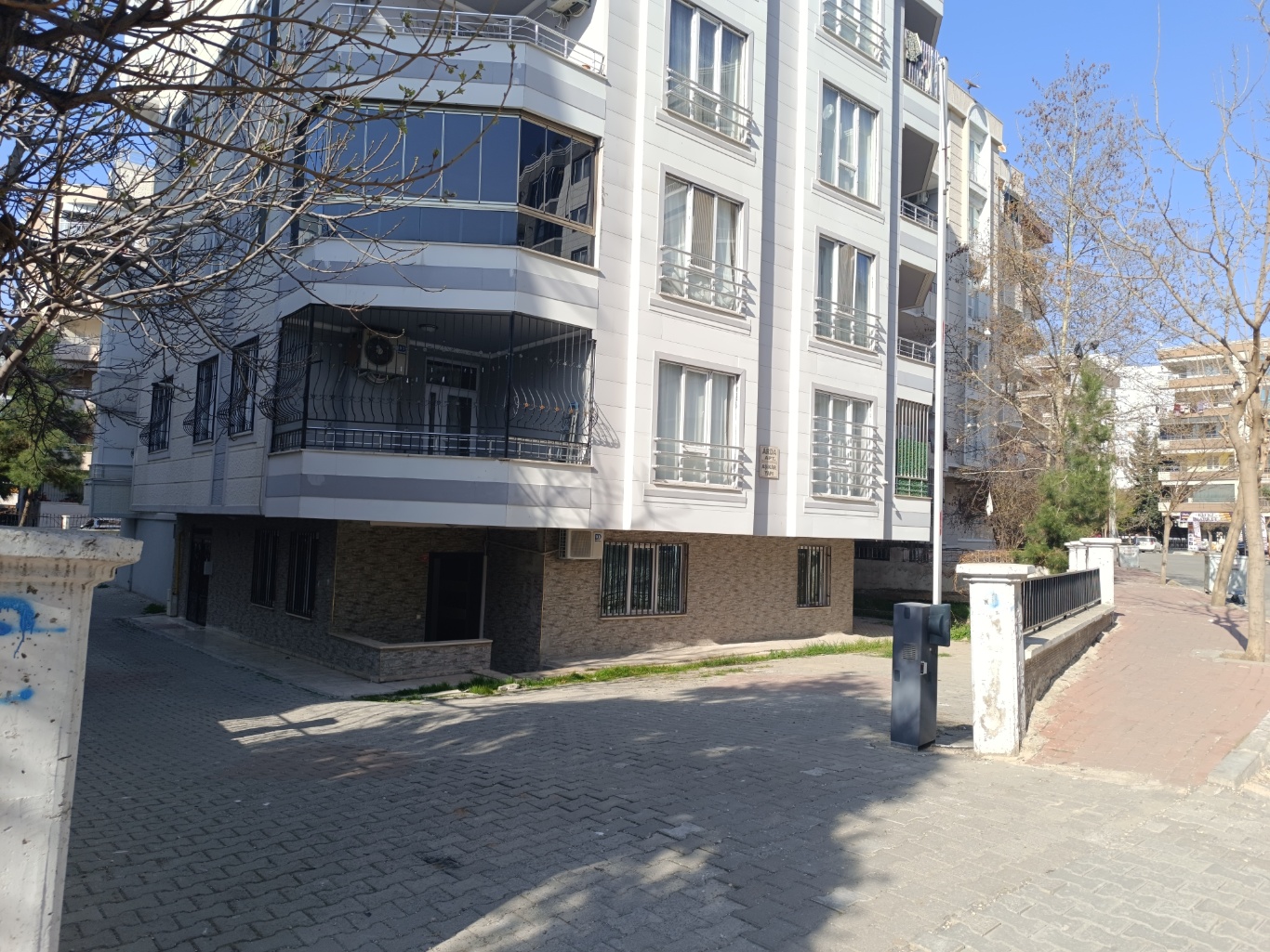 KARAKÖPRÜ ŞENEVLERDE SERENAD UNLU MAMÜLLERİ ARKASINDA 2+1 OFİS