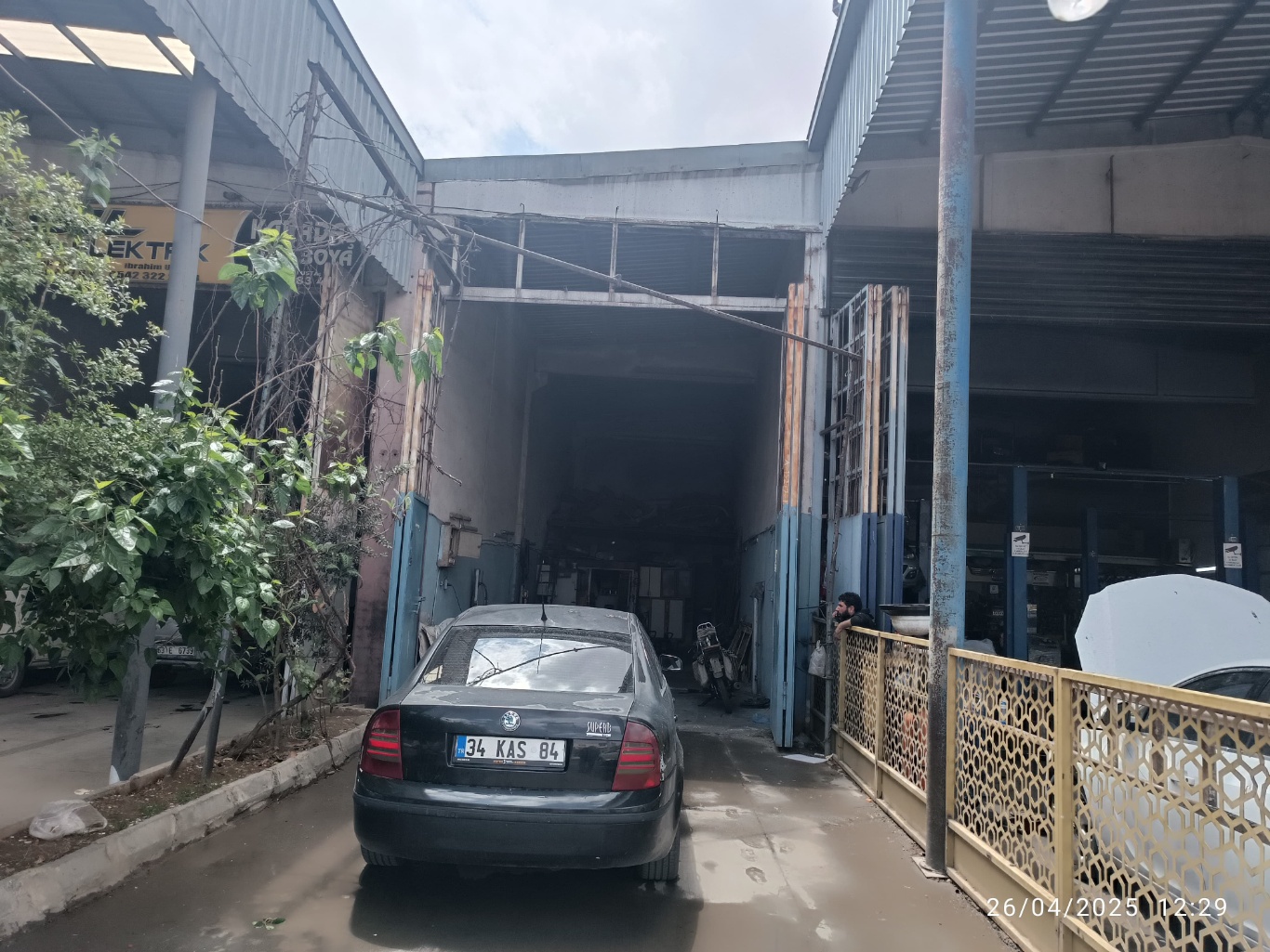 EVREN SANAYİDE SATILIK 140M2 SATILIK DÜZ GİRİŞ DÜKKAN