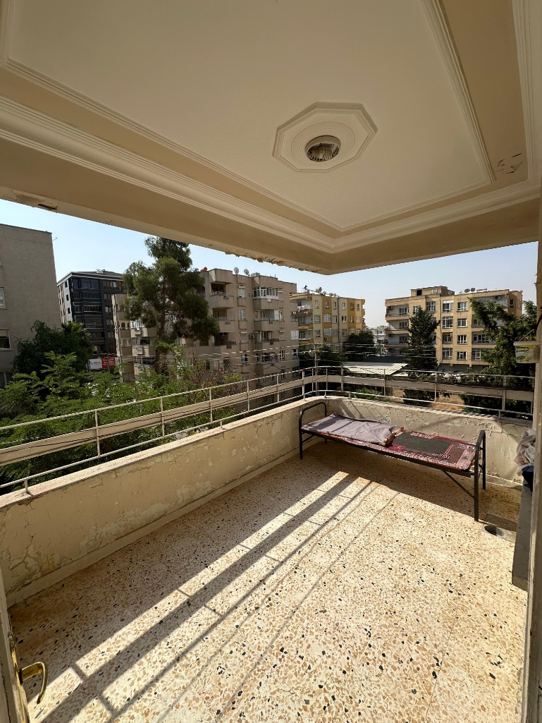 YENİŞEHİR AKSOY CAMİ AŞAĞISINDA 2. KAT 3+1 ODALI SATILIK DAİRE