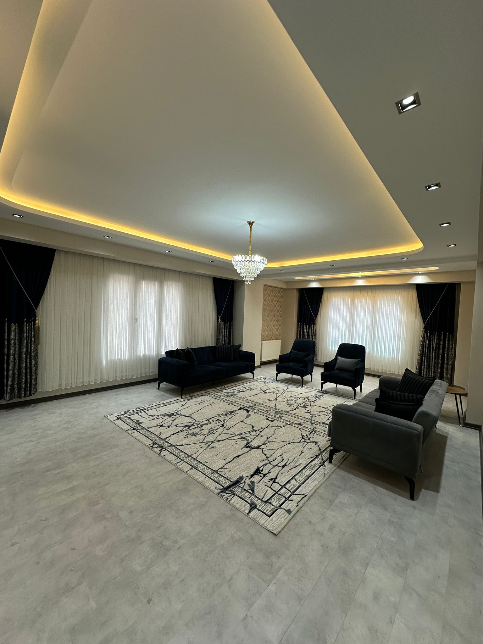 KARAKÖPRÜ ÇEVİKKUVVET KARŞISI ATBİNİCİ İNŞAATTA 1.KAT 5+1 ODALI SATILIK DAİRE 