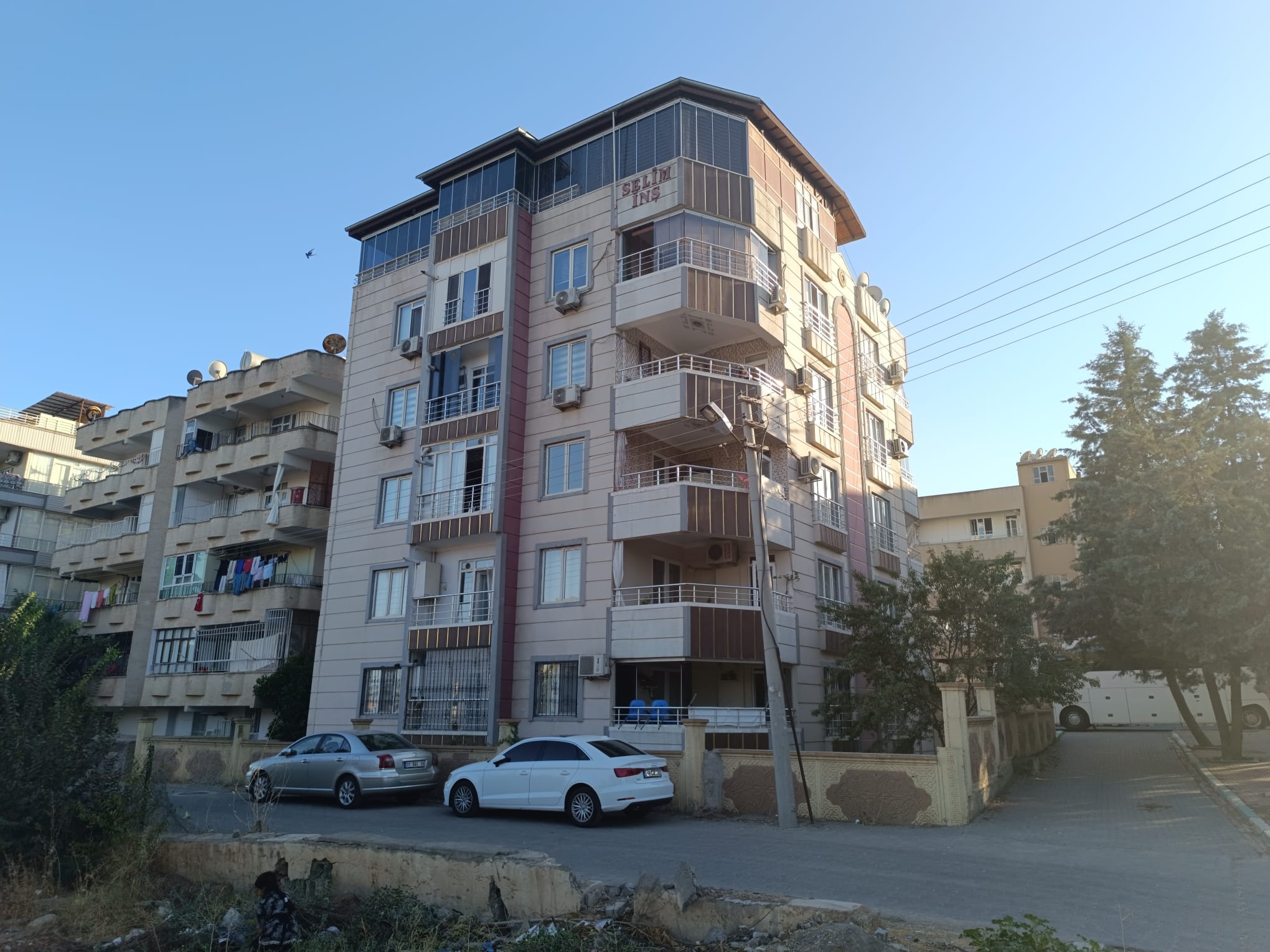 İPEKYOLDA AVRAŞOĞLU PETROLÜN  (PO) ARKASINDA SATILIK DUBLEKS DAİRE