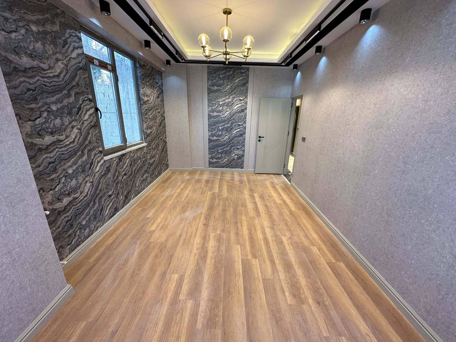 KARAKÖPRÜ ABDULKADİR BADILLI CAD.2.35 M.YOLDA 1.KAT SATILIK DAİRE 