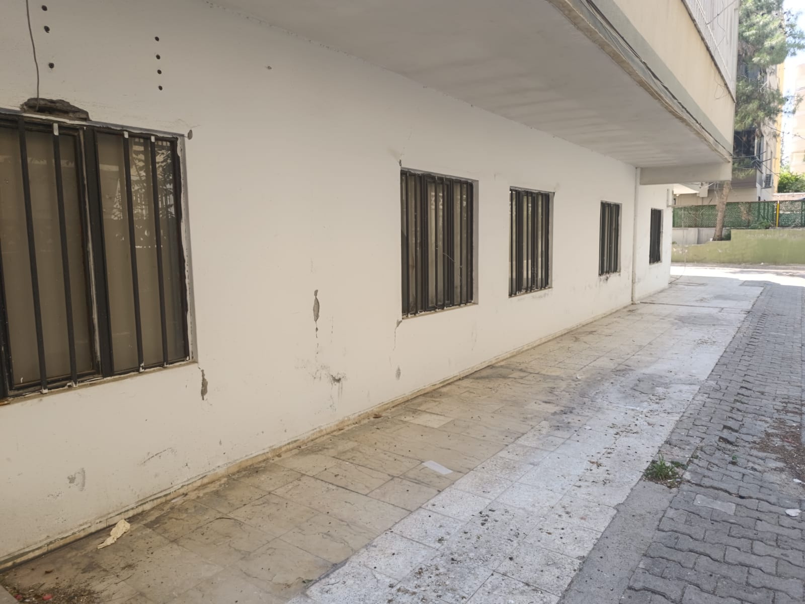 HALİLİYE UÇAKSAVAR CAD.KAVŞAGINA YAKIN KİRALIK DÜKKAN TOPLAM 425 M2