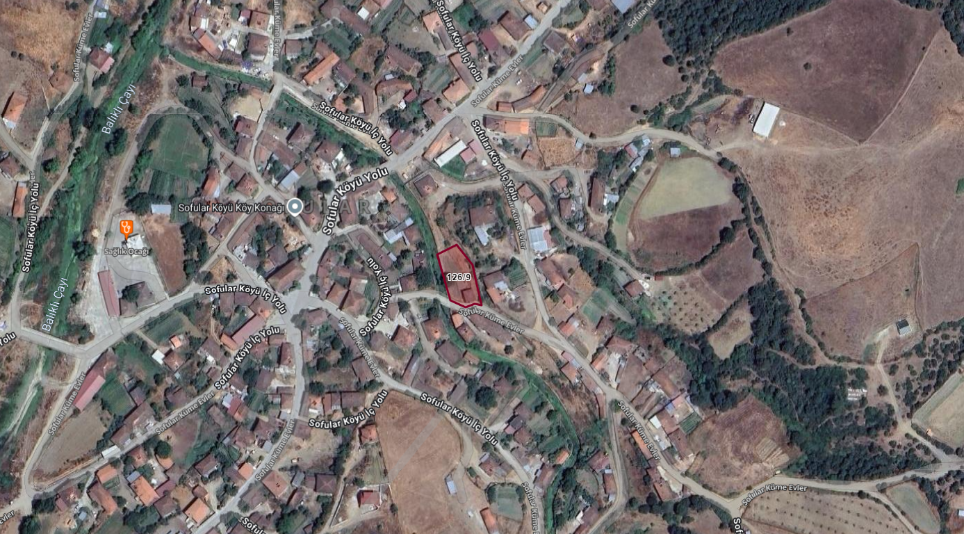 ÇANAKKALE YENİCE SOFULAR KÖYÜNDE 714M2 AVLULU KERPİÇ EV, ARSA 