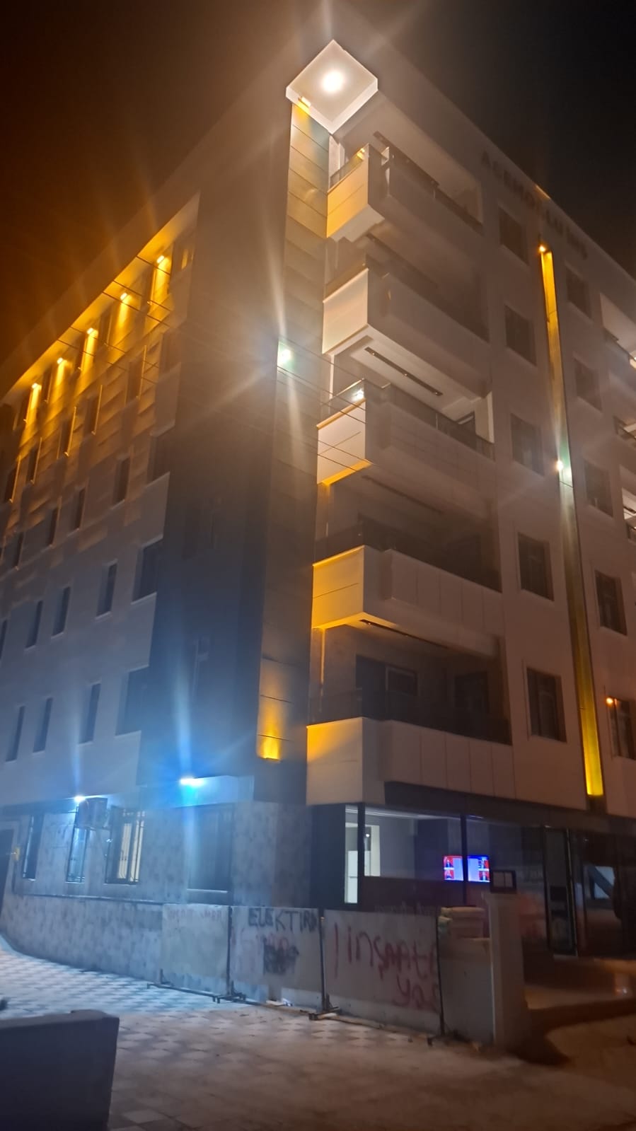 M.AKİF ERSOY CAD.UĞUR BALIKÇILIK ALT SOKAĞINDA 216 SOK.ACEMOĞLU İNŞAATTA SATILIK OFİS