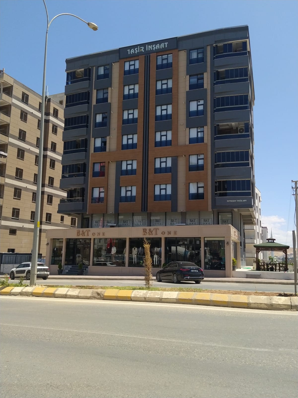 KARAKÖPRÜ AKPIYARDA GİRİŞİN ÜSTÜ  4+1 ODALI DAİRE