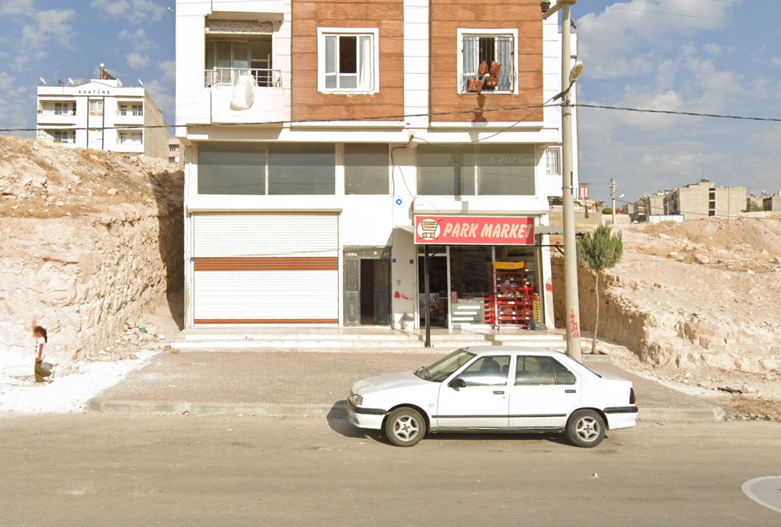 DİREKLİDE MİLLET BAHÇESİ KARŞISINDA 25 METRE YOLA SIFIR 2 KATLI SATILIK DÜKKAN 
