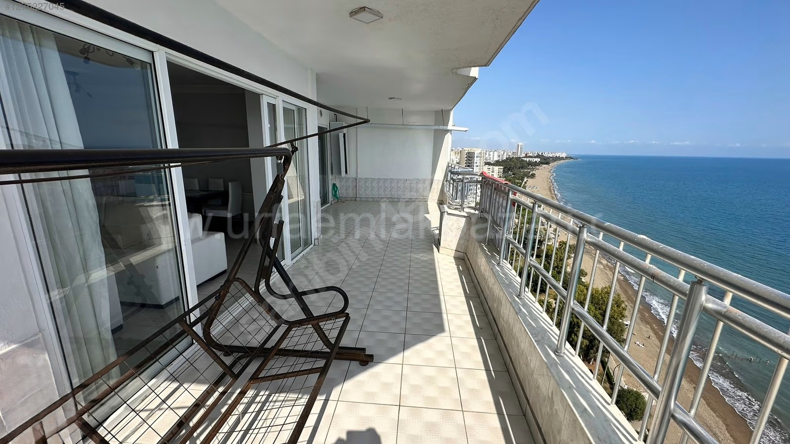 MERSİN MEZİTLİ DAVULTEPEDE SİTE İÇİNDE DENİZE SIFIR 3+1 ODALI SATILIK DAİRE 