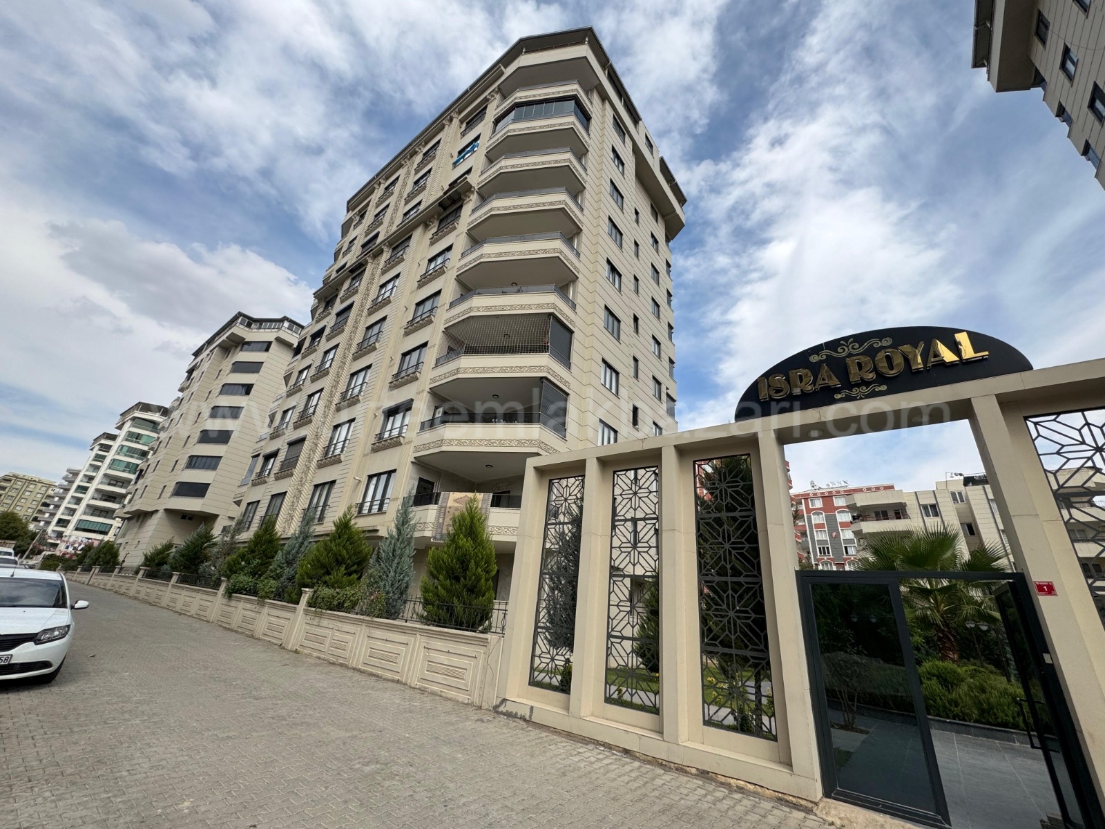 KARAKÖPRÜ ALİBABADA İSRA ROYAL YAPIDA SATILIK 7. KAT 4+1 ODALI SATILIK DAİRE 