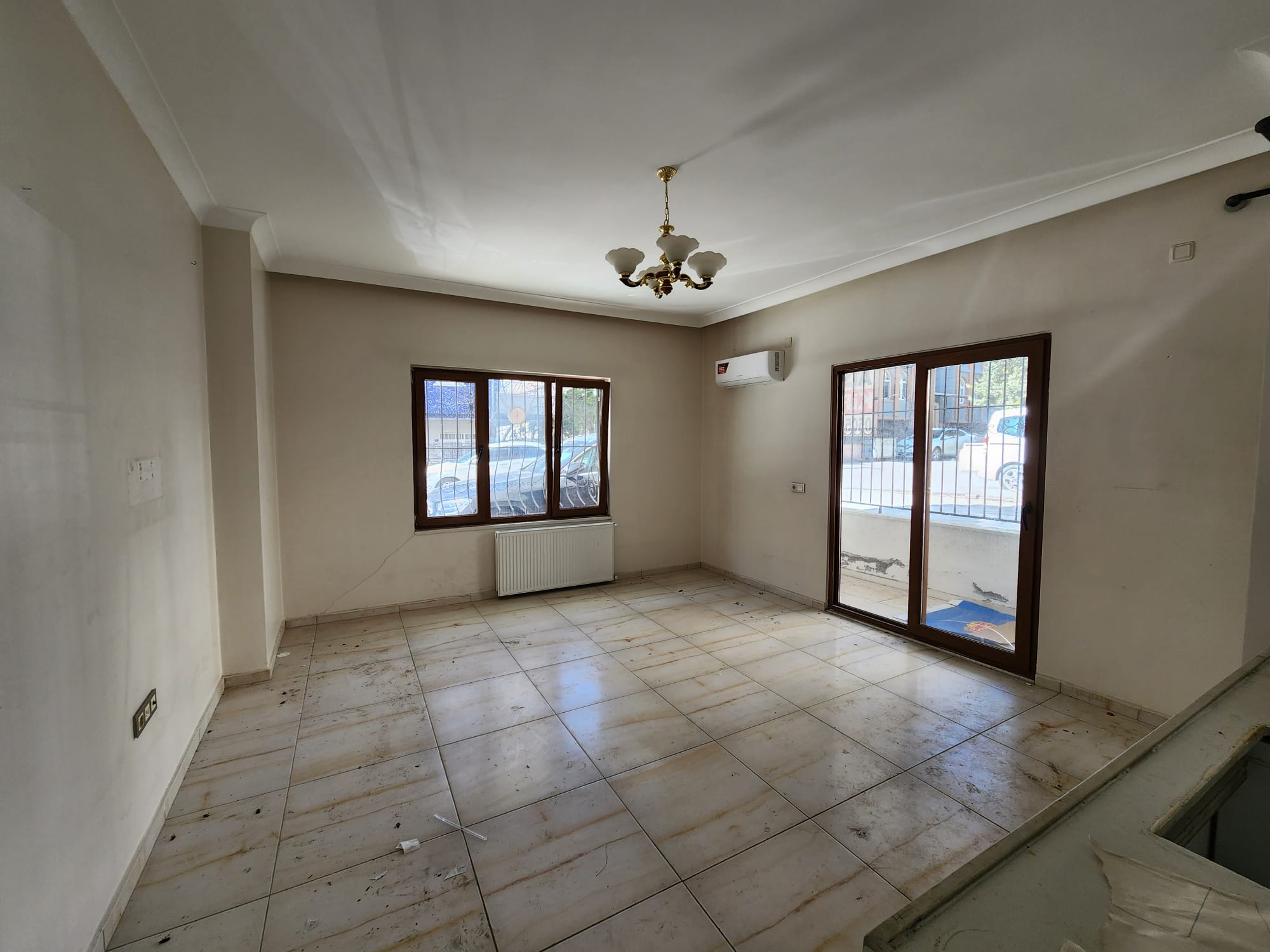 ESKİ HACIBEKİR LOKANTASI YANINDA ZEMİN KAT 1+1 ODALI KİRALIK OFİS 