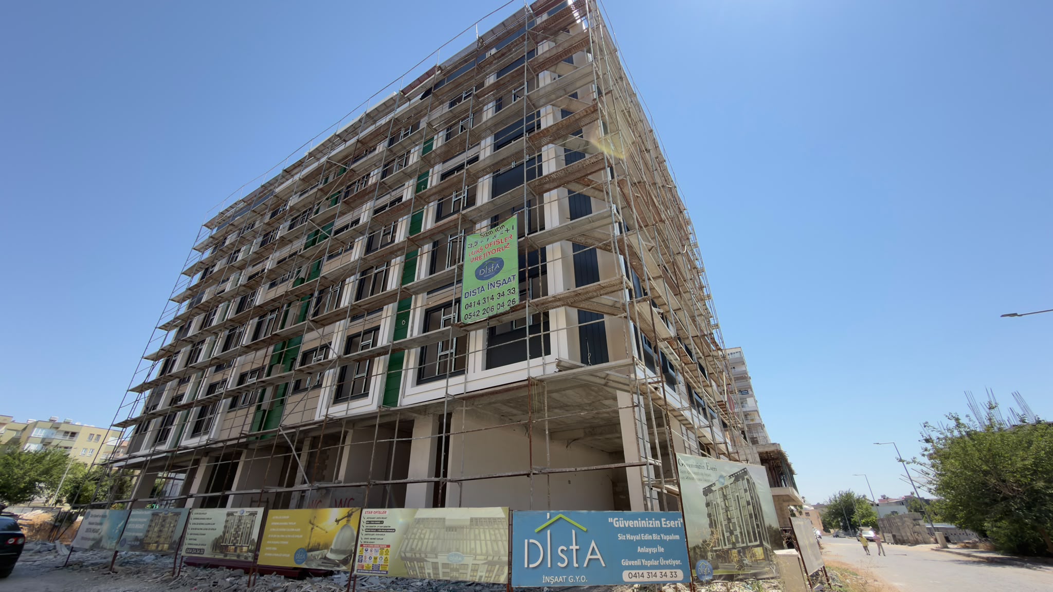 HALİLİYE CUMHURİYET CAD.KORUKENTTE 2 ADET 2+1 ODALI SATILIK OFİS 