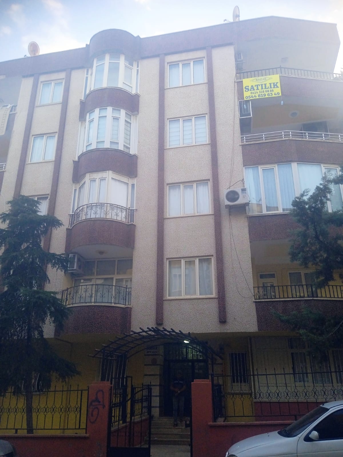 ULUBATLI MAH.4.KAT 4+1 ODALI SATILIK DAİRE 220 M2