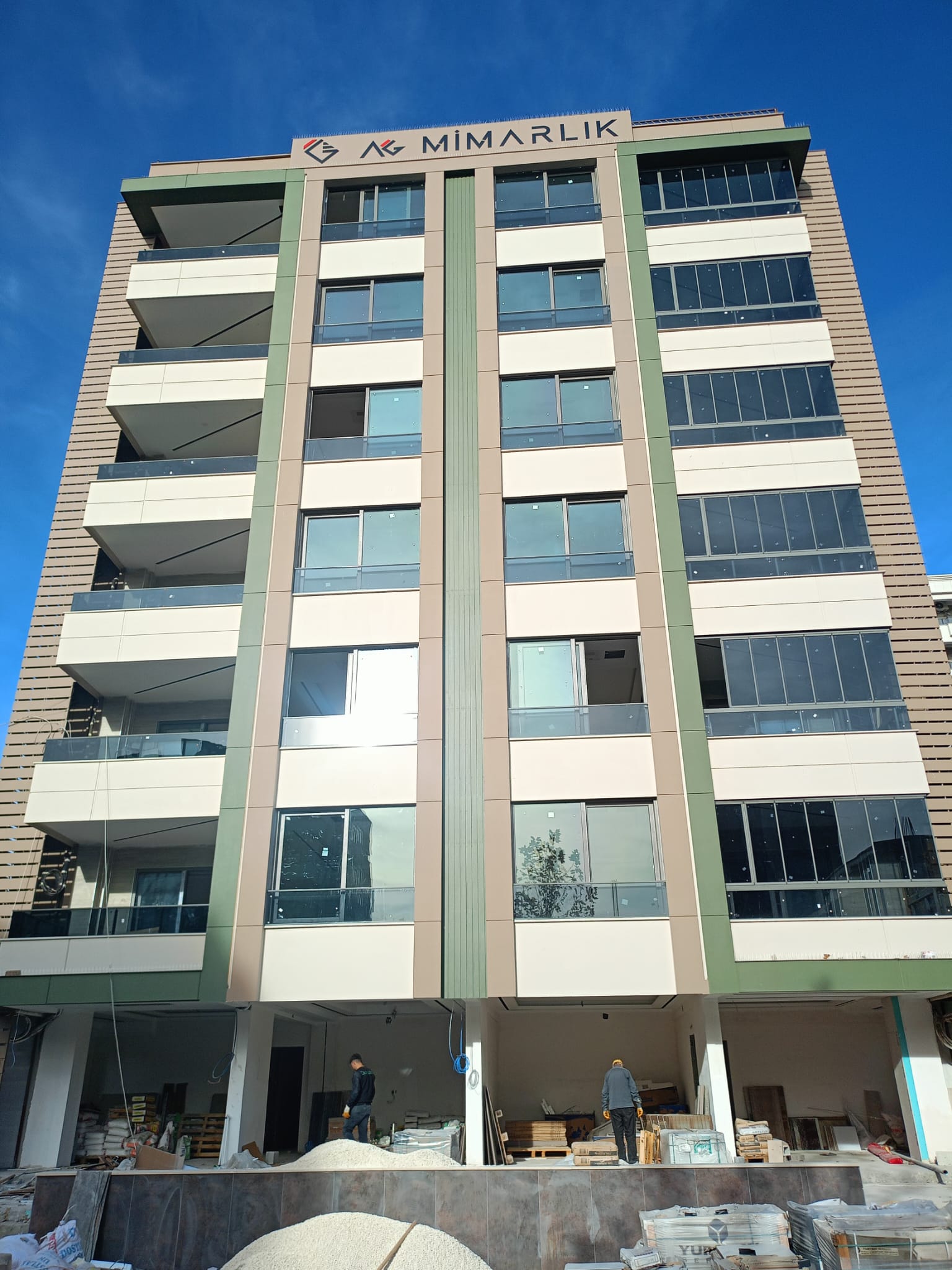 GÜZELŞEHİRDE PRATİKELLER KARŞISI 4+1 ODALI SATILIK LÜX DAİRE 