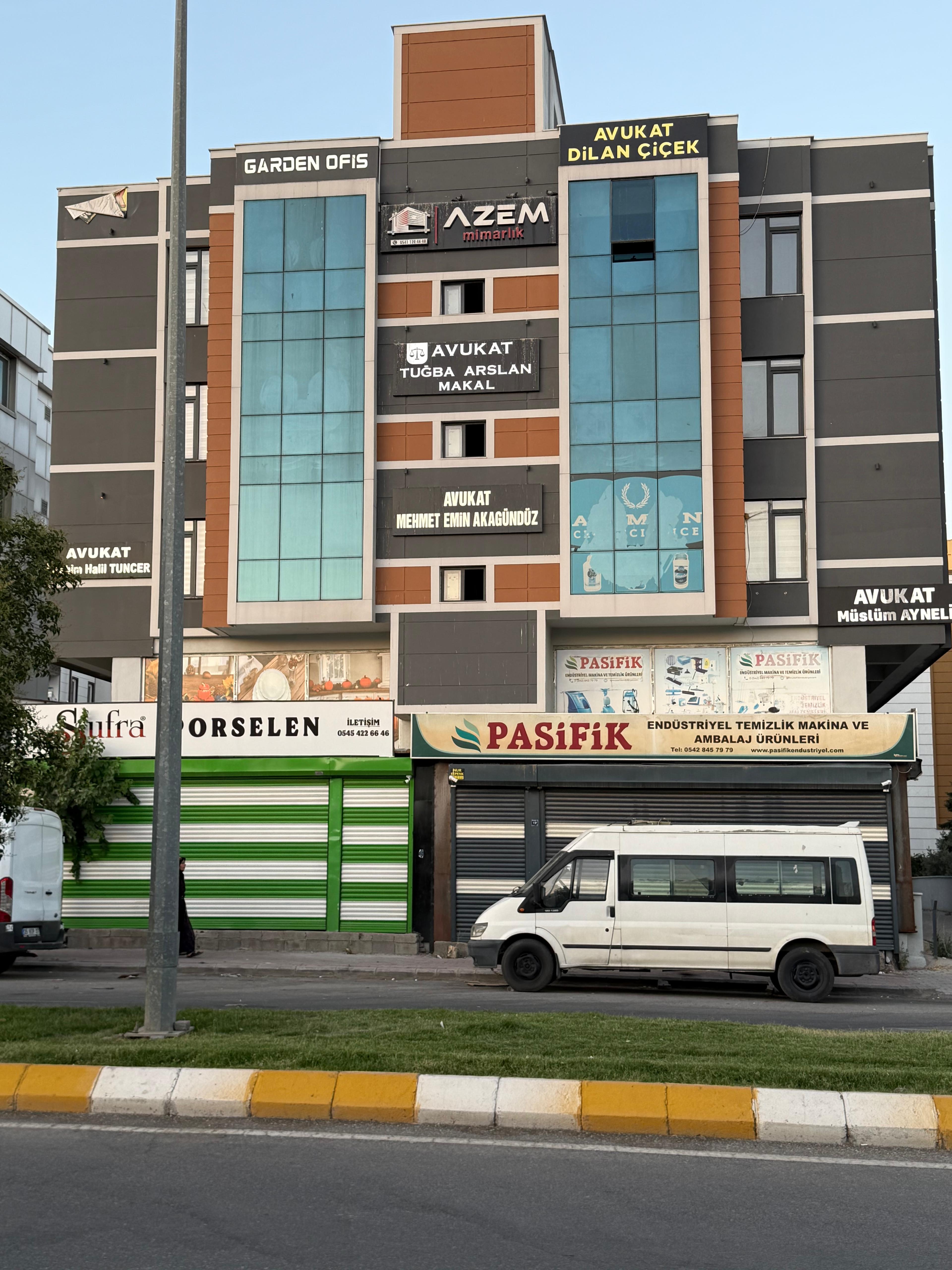 YENİ İTFAİYE YANI ŞUTİMİN KARŞISINDA 2. KAT 1+1 ODALI SATILIK OFİS 